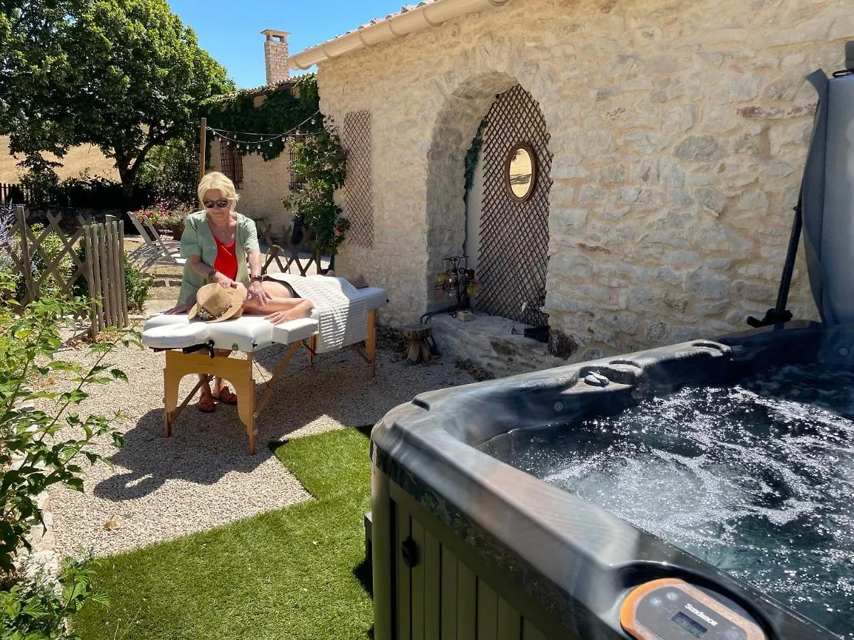 Gasthof Domaine La Lauren Avec Piscine Chauffee Et Jacuzzi Ferrassieres Frankreich